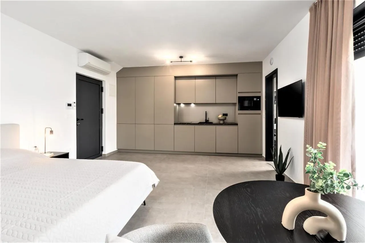 Valla Family Apartments And Rooms Funtana