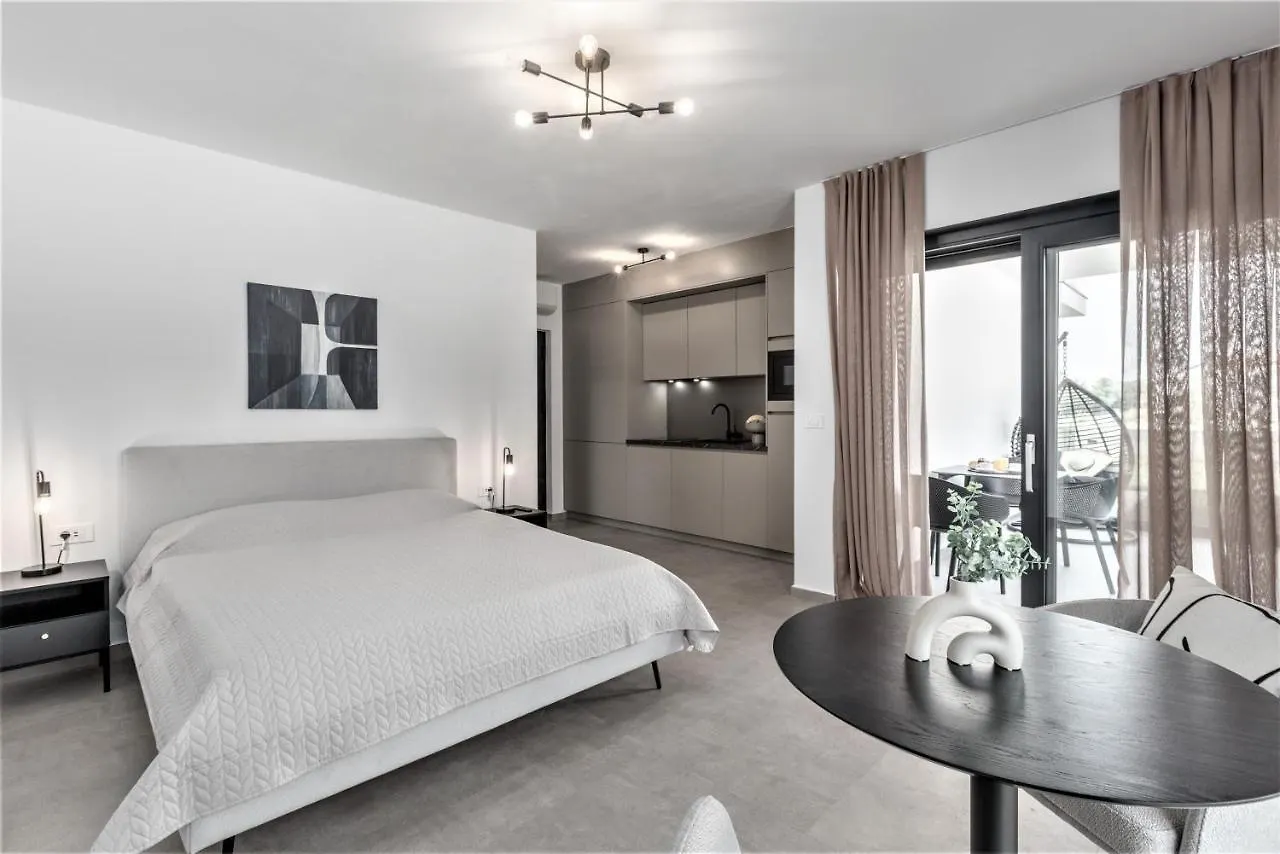Valla Family Apartments And Rooms Funtana