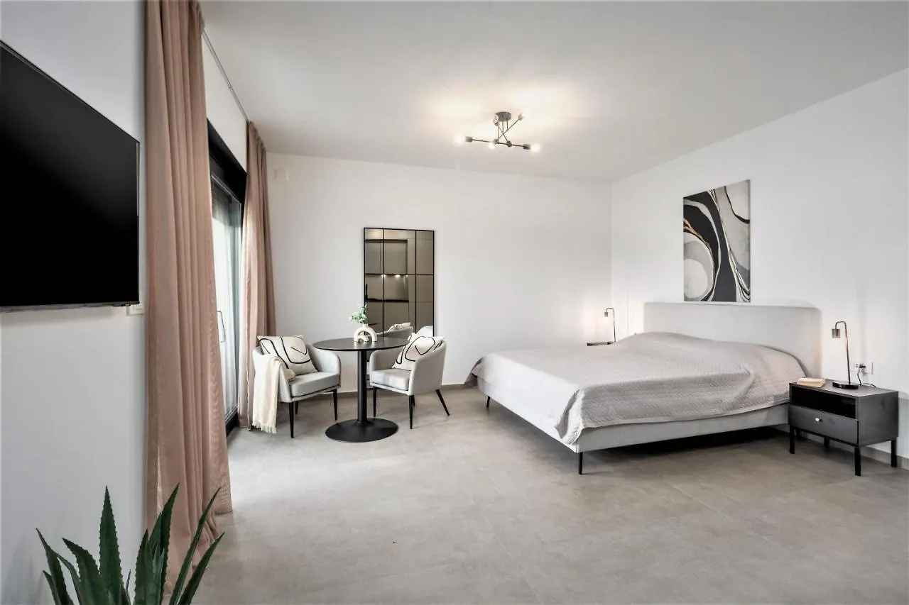 Valla Family Apartments And Rooms Funtana