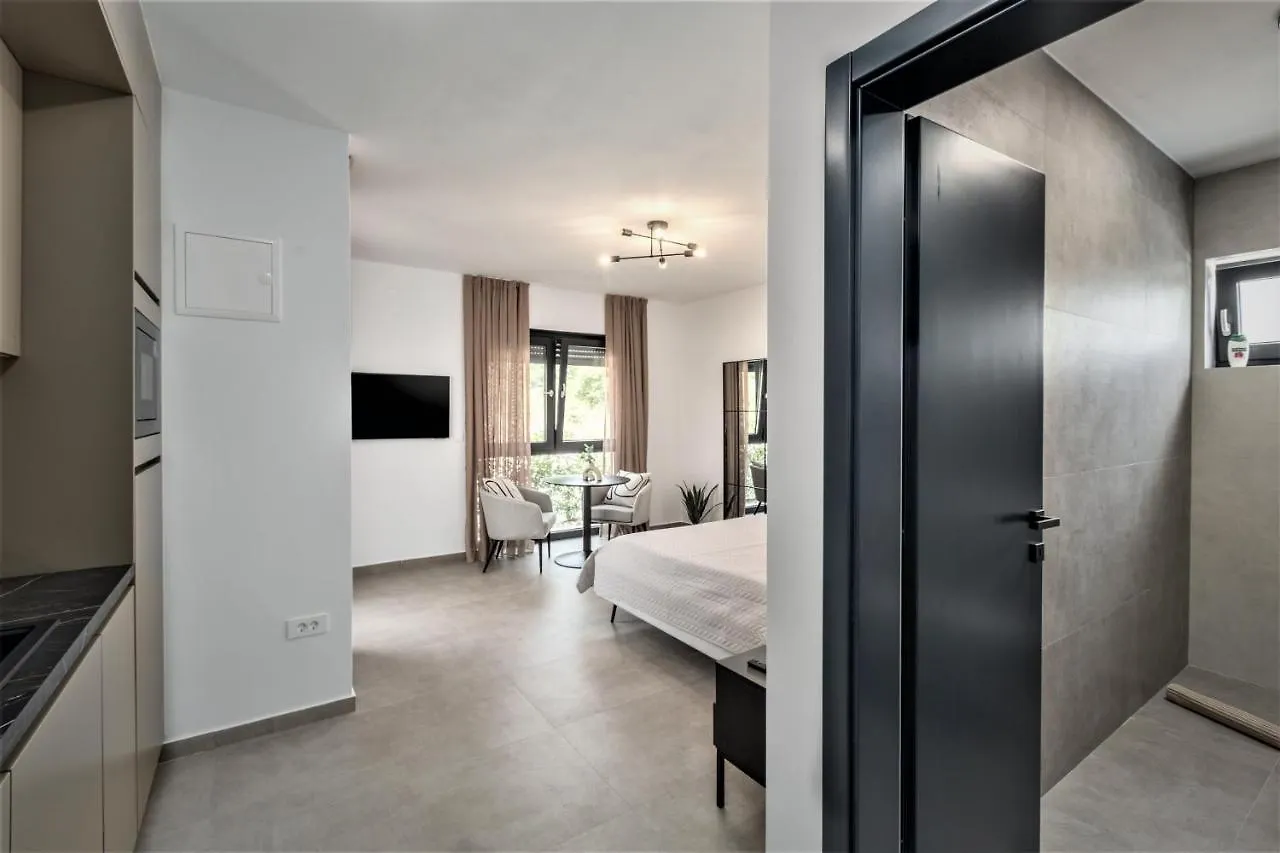 Valla Family Apartments And Rooms Funtana
