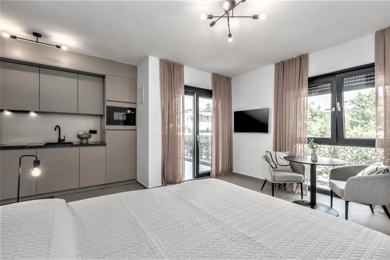 Valla Family Apartments And Rooms Funtana Croatia