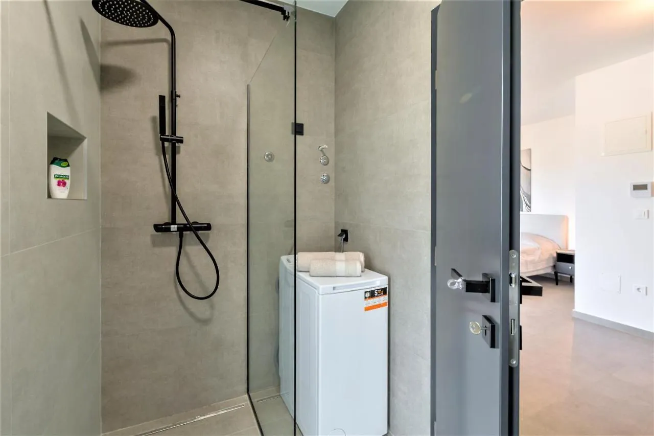 Valla Family Apartments And Rooms Funtana