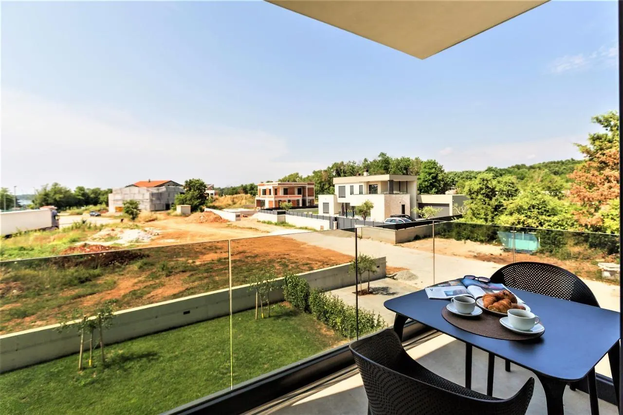 Valla Family Apartments And Rooms Funtana Croatia