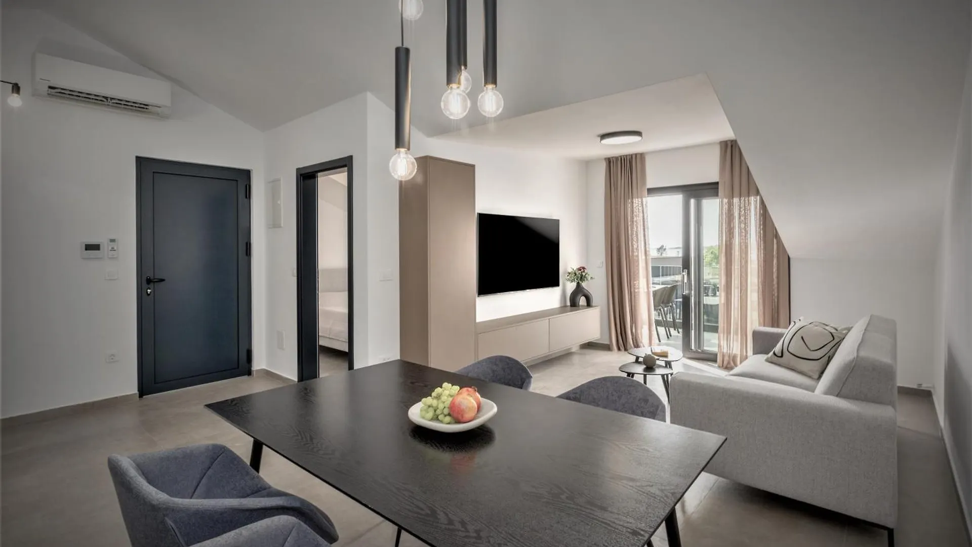 Valla Family Apartments And Rooms Funtana