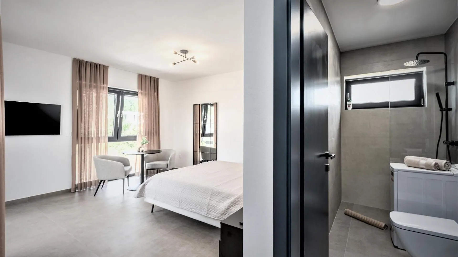 Valla Family Apartments And Rooms Funtana