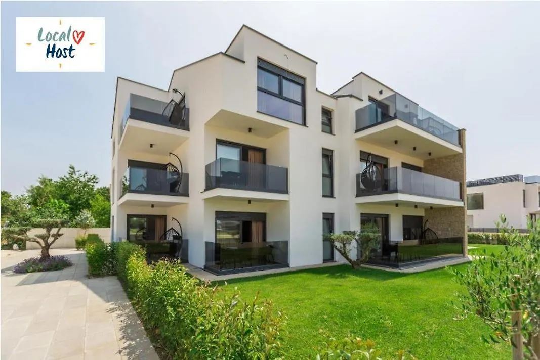 Valla Family Apartments And Rooms Funtana