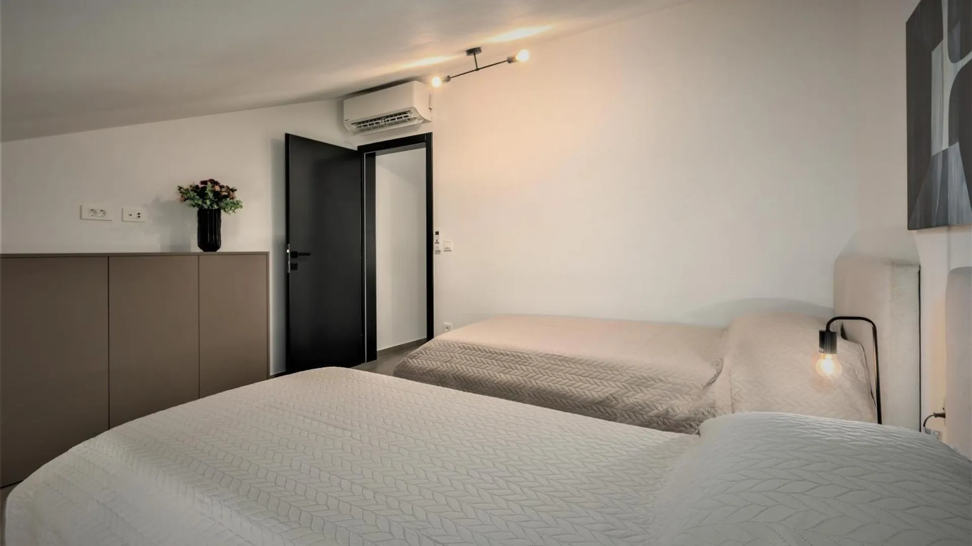 Valla Family Apartments And Rooms Funtana Croatia